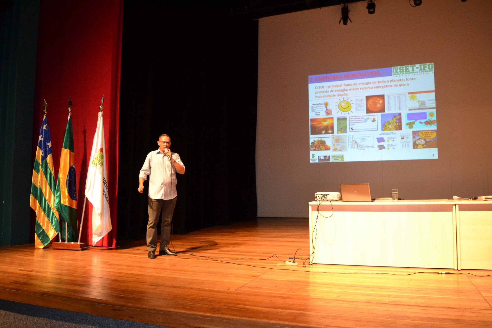 Professor do IFG - Câmpus Goiânia, José Luis Domingos, abriu a programação da Semana com palestra sobre eficiência energética e fontes de energias renováveis.